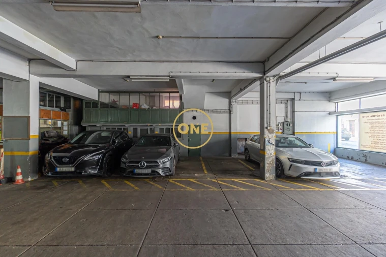 Armazém para Arrendamento em Paranhos Foto 17