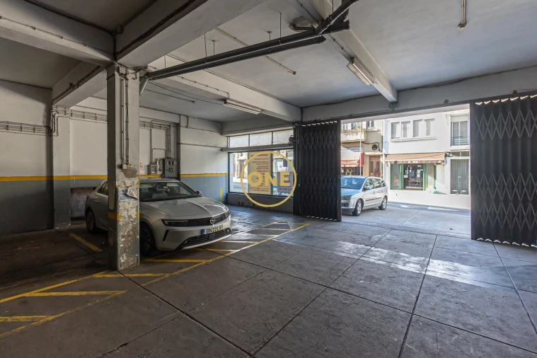 Armazém para Arrendamento em Paranhos Foto 19