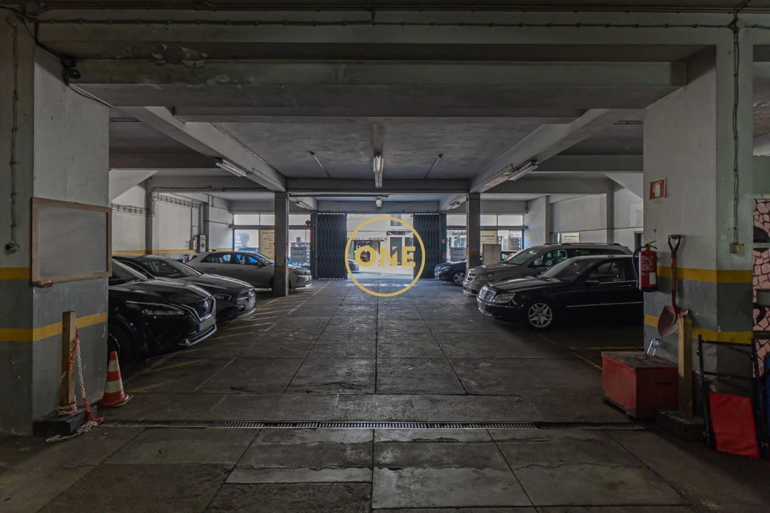 Armazém para Arrendamento em Paranhos Foto 13