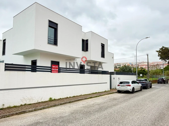 Moradia T3 para Venda em Alverca do Ribatejo e Sobralinho Foto 2