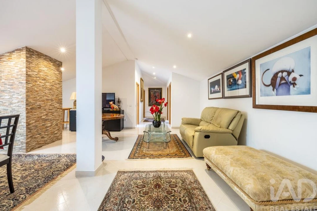 Moradia T4 para Venda em Santa Maria, São Pedro e Sobral da Lagoa Foto 29