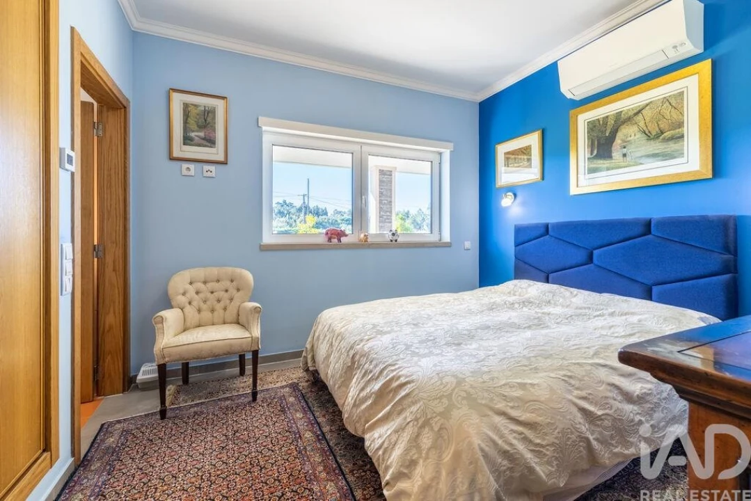 Moradia T4 para Venda em Santa Maria, São Pedro e Sobral da Lagoa Foto 13