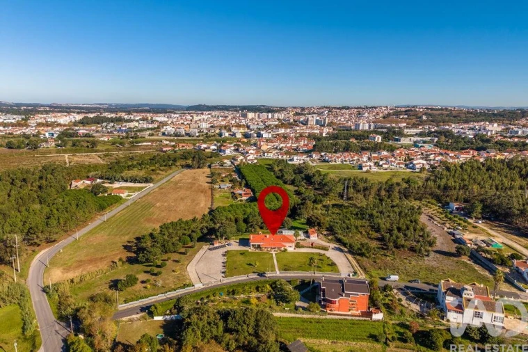 Moradia T4 para Venda em Santa Maria, São Pedro e Sobral da Lagoa Foto 39