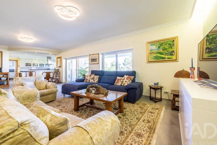 Moradia T4 para Venda em Santa Maria, São Pedro e Sobral da Lagoa Foto 6