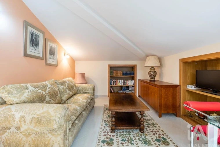 Moradia T4 para Venda em Santa Maria, São Pedro e Sobral da Lagoa Foto 33