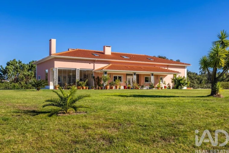 Moradia T4 para Venda em Santa Maria, São Pedro e Sobral da Lagoa Foto 3