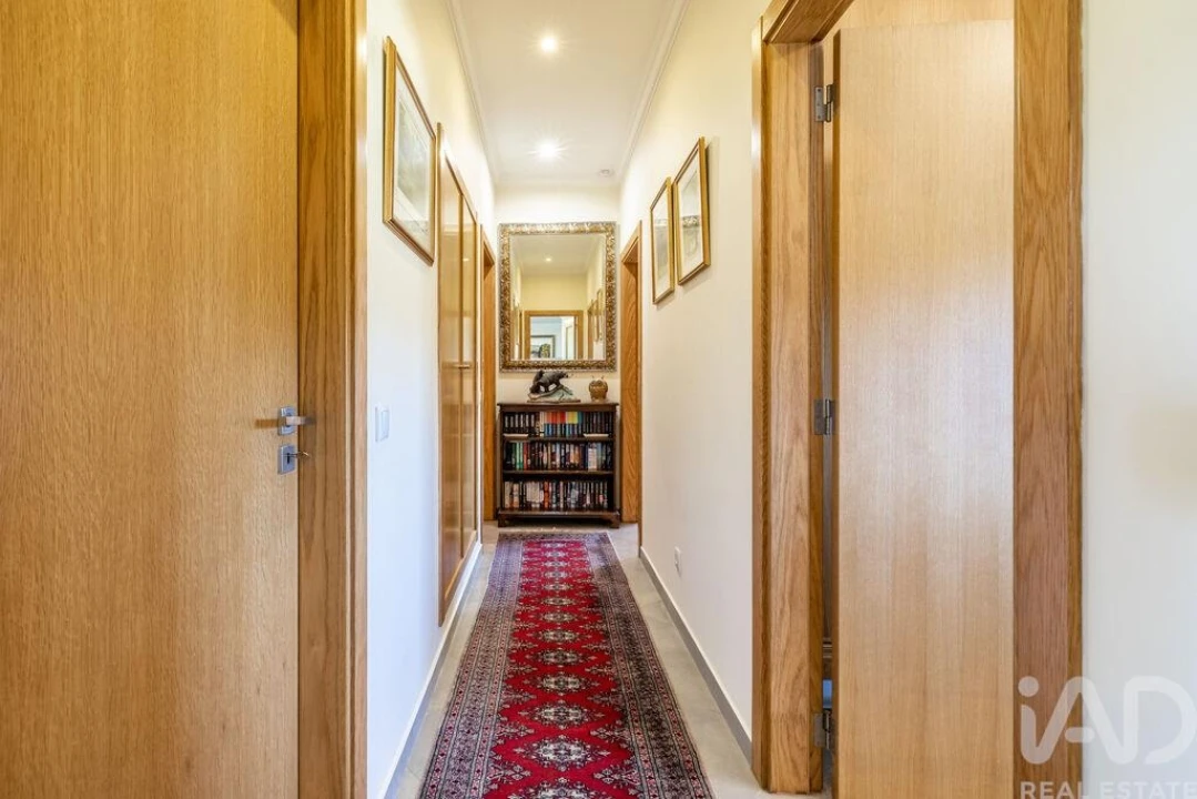 Moradia T4 para Venda em Santa Maria, São Pedro e Sobral da Lagoa Foto 12