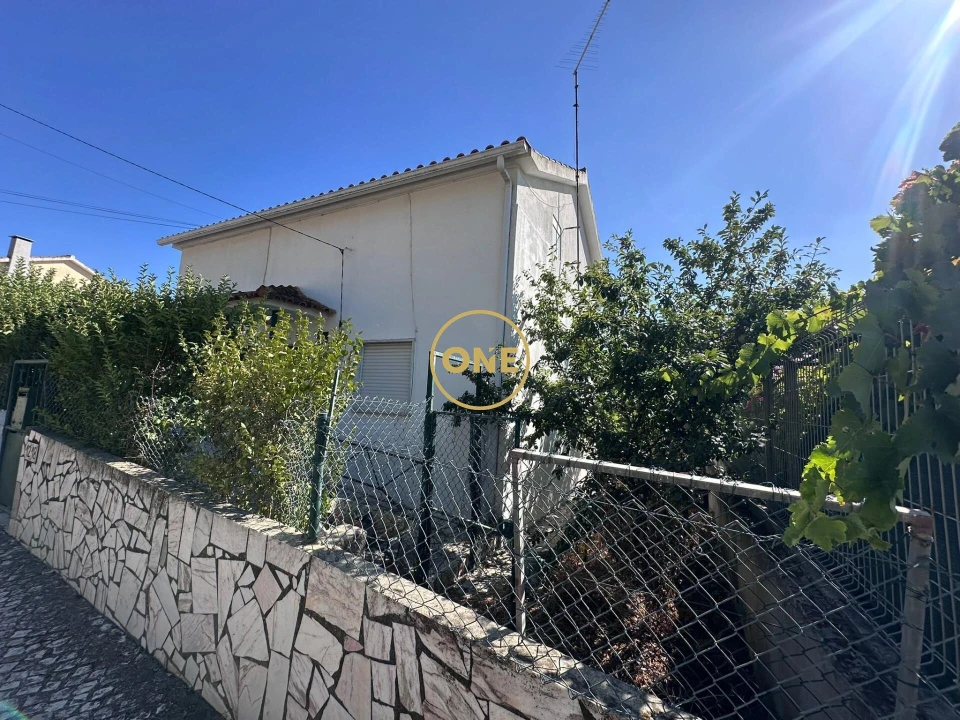 Moradia T2 para Venda em Quinta do Conde Foto 3