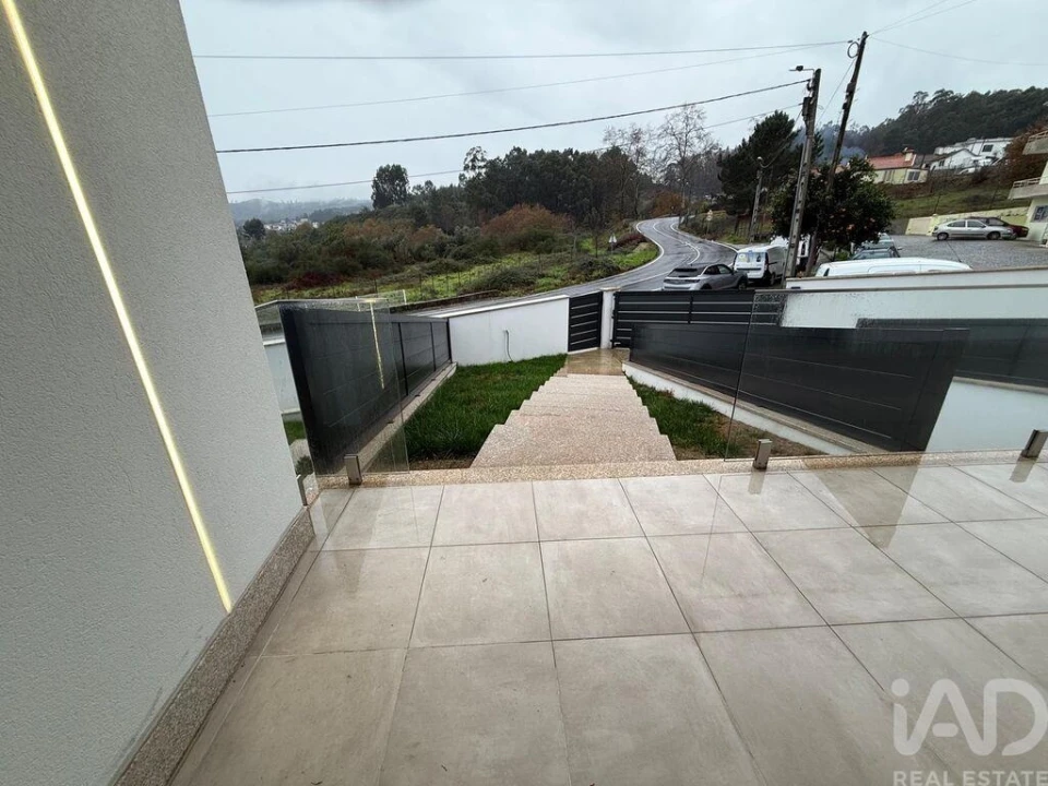 Moradia T4 para Venda em Recezinhos (São Mamede) Foto 25