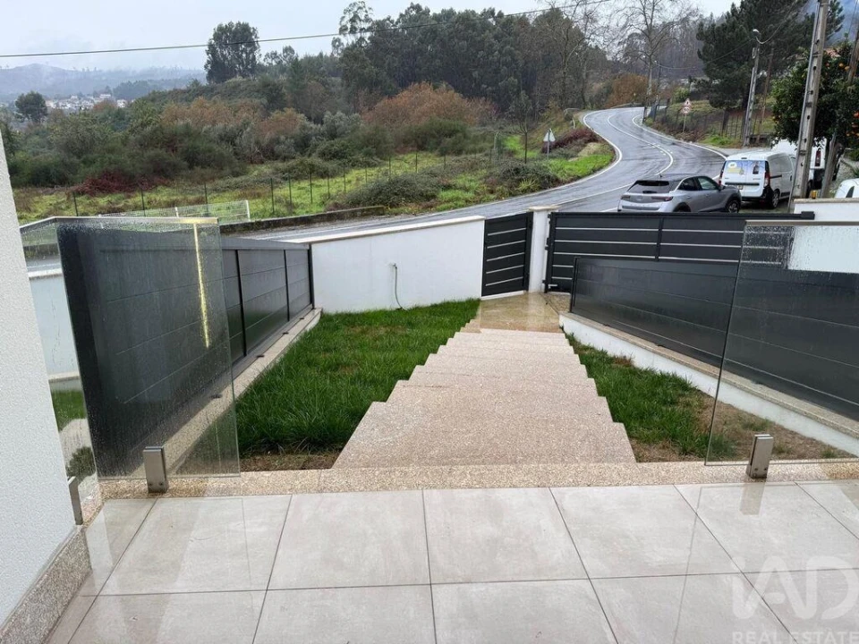 Moradia T4 para Venda em Recezinhos (São Mamede) Foto 2