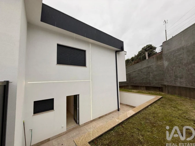 Moradia T4 para Venda em Recezinhos (São Mamede) Foto 28