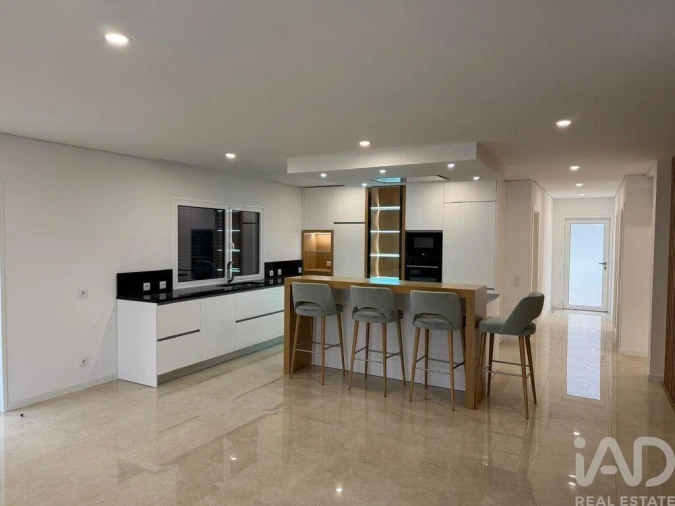 Moradia T4 para Venda em Recezinhos (São Mamede) Foto 5