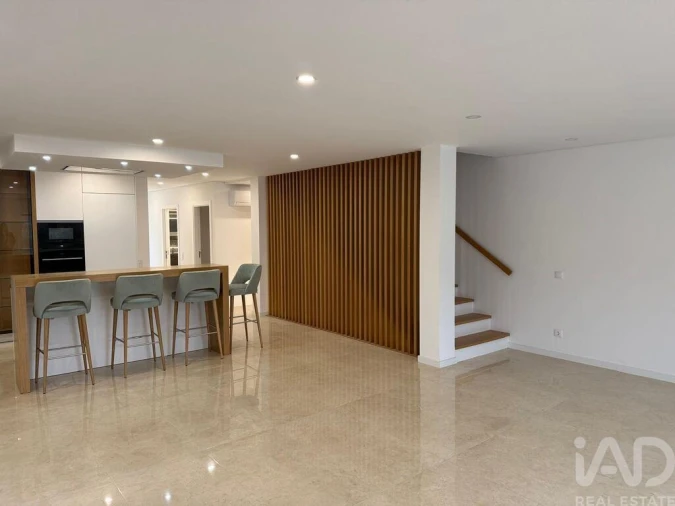 Moradia T4 para Venda em Recezinhos (São Mamede) Foto 4