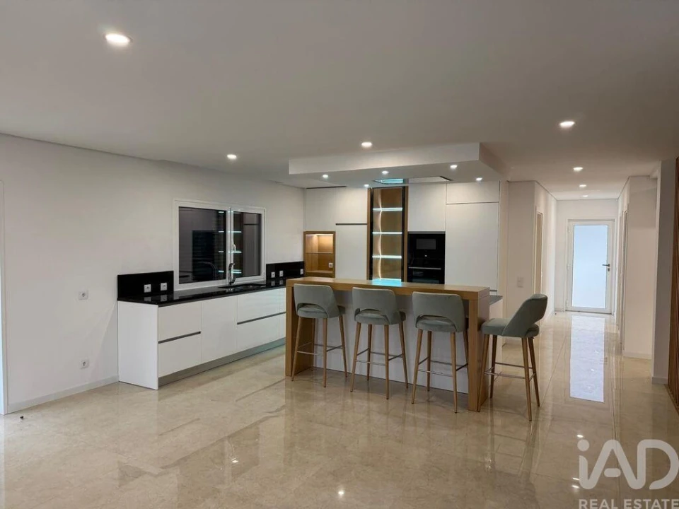 Moradia T4 para Venda em Recezinhos (São Mamede) Foto 5