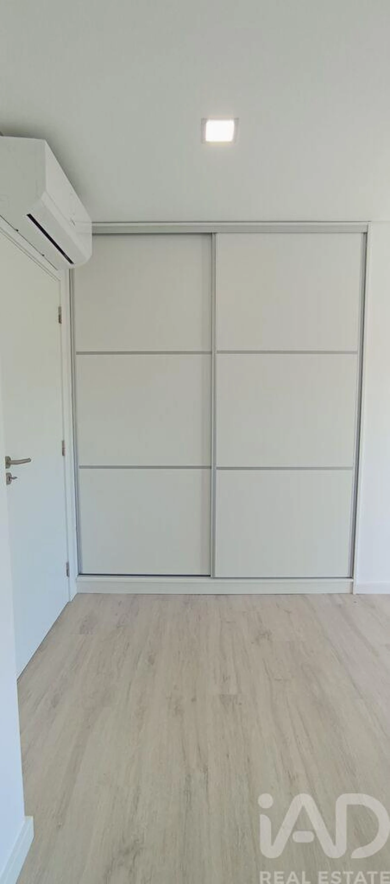 Moradia T4 para Venda em Antuzede e Vil de Matos Foto 8