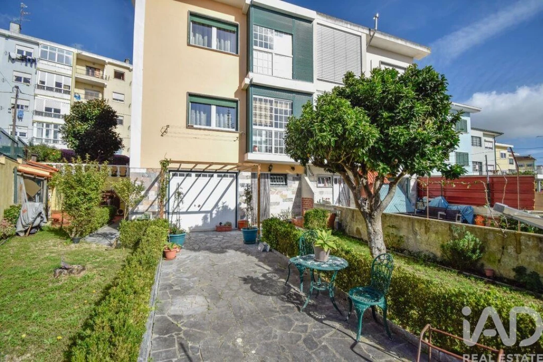 Moradia T4 para Venda em Algueirão-Mem Martins Foto 30