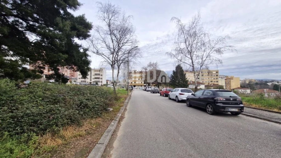 Terreno para Venda em São João da Madeira Foto 10