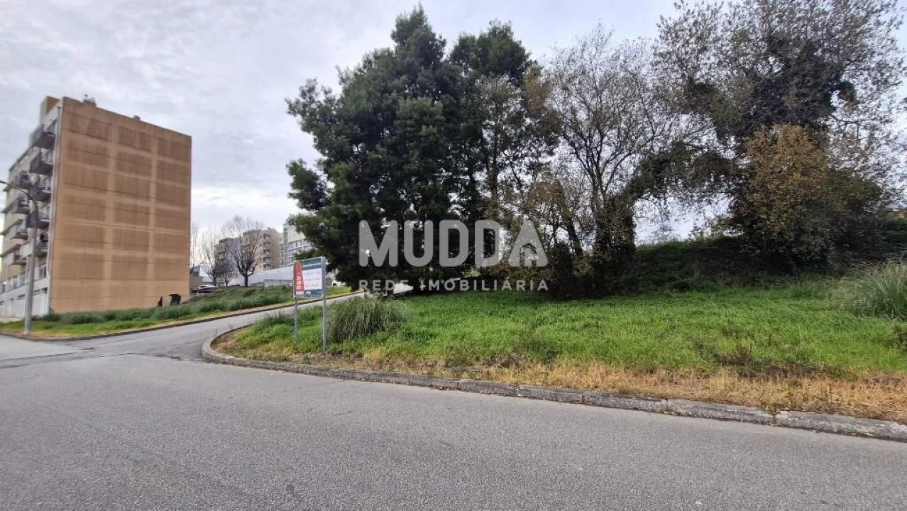 Terreno para Venda em São João da Madeira Foto 4