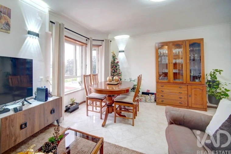 Apartamento T3 para Venda em Rio de Mouro Foto 1