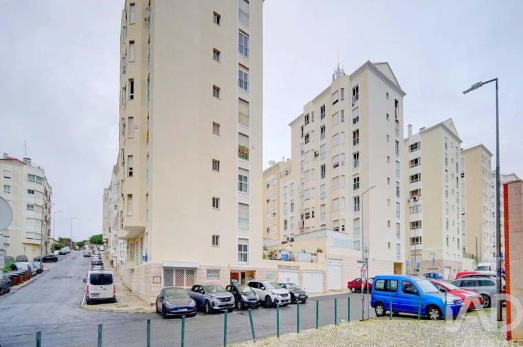 Apartamento T3 para Venda em Rio de Mouro Foto 25