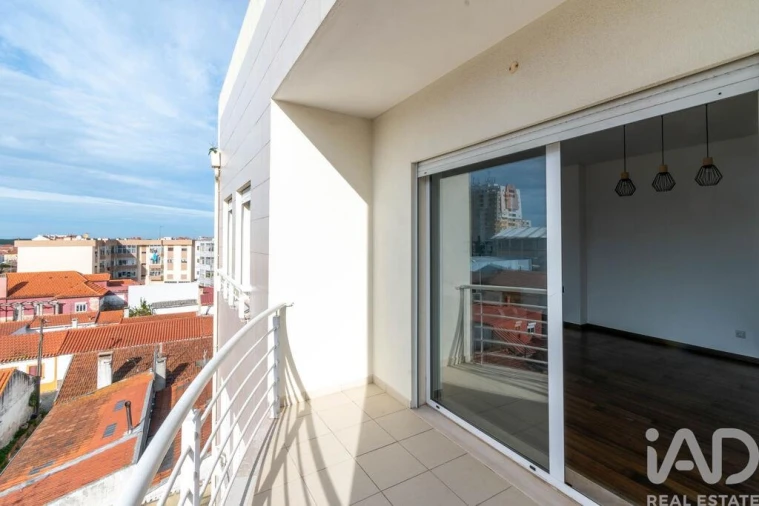 Apartamento T3 para Venda em Marinha Grande Foto 3