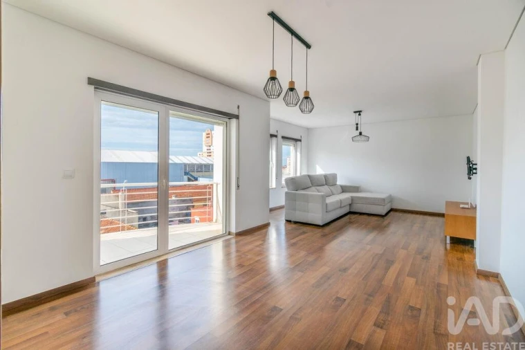 Apartamento T3 para Venda em Marinha Grande Foto 1