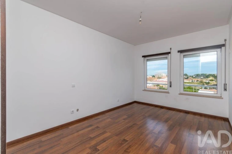 Apartamento T3 para Venda em Marinha Grande Foto 12