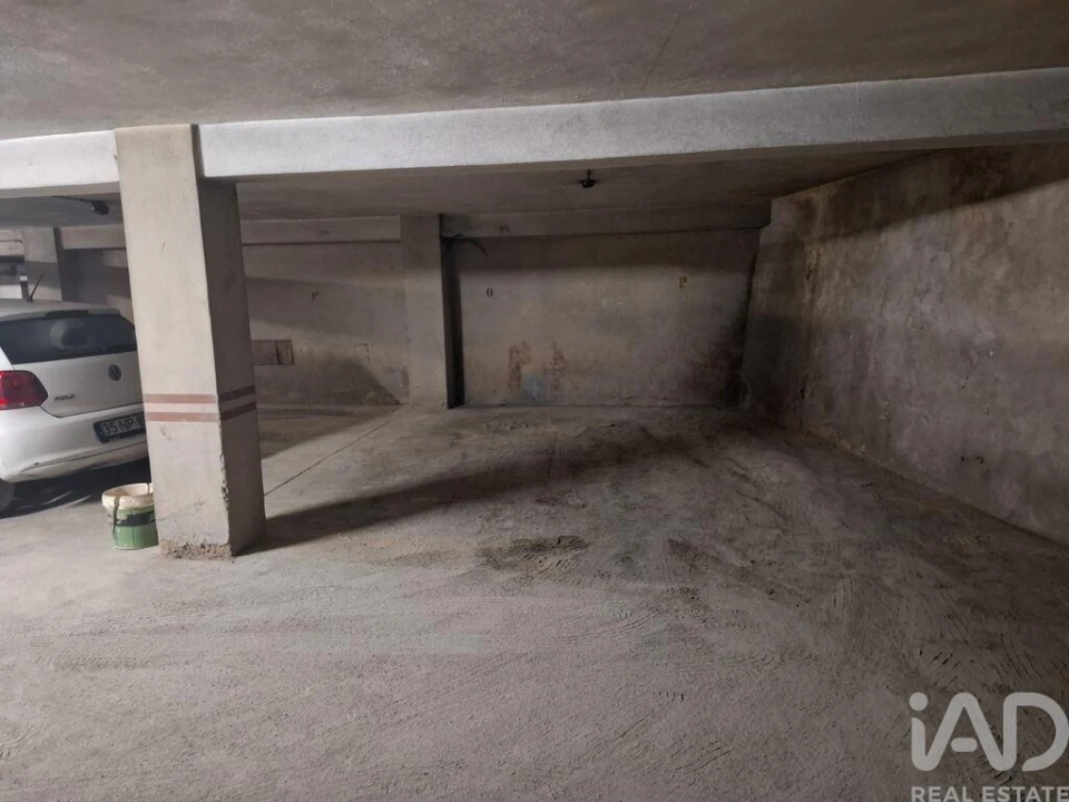 Garagem para Venda em Pena, Quintã e Vila Cova Foto 6