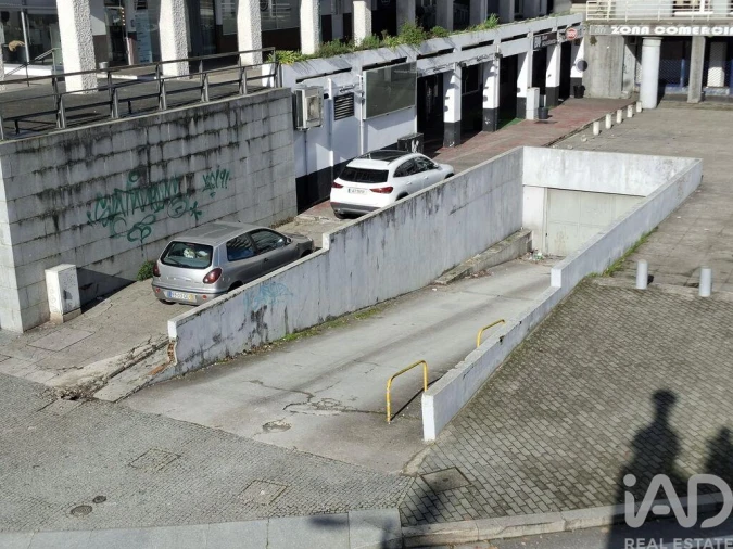 Garagem para Venda em Pena, Quintã e Vila Cova Foto 2