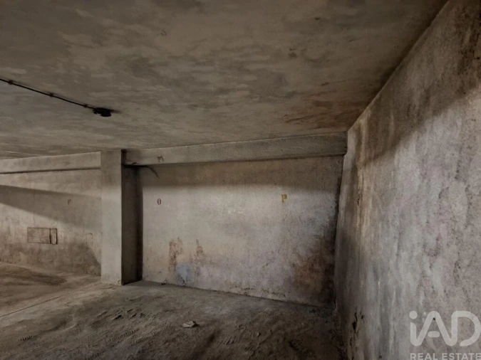 Garagem para Venda em Pena, Quintã e Vila Cova Foto 8