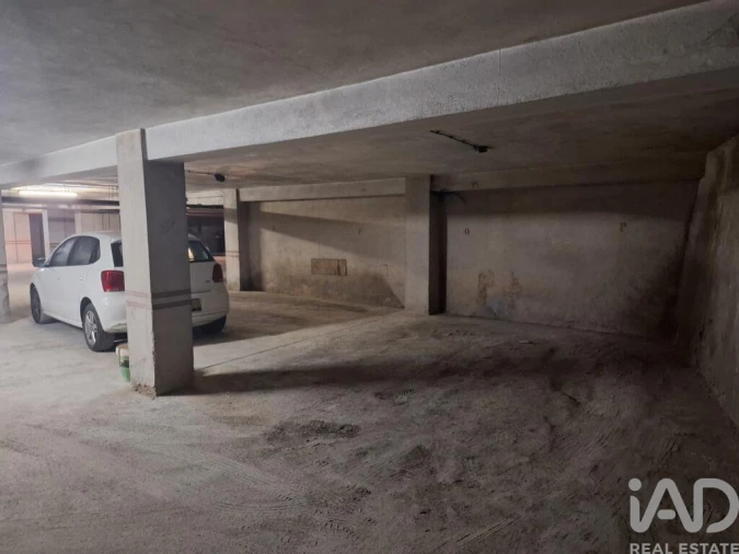 Garagem para Venda em Pena, Quintã e Vila Cova Foto 7