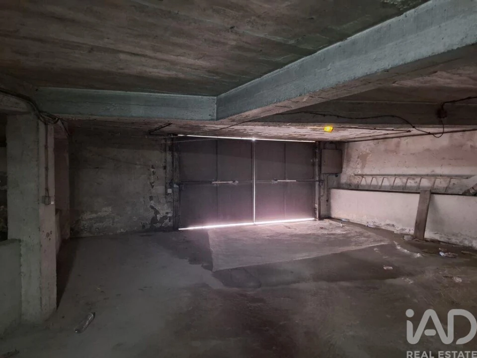 Garagem para Venda em Pena, Quintã e Vila Cova Foto 9