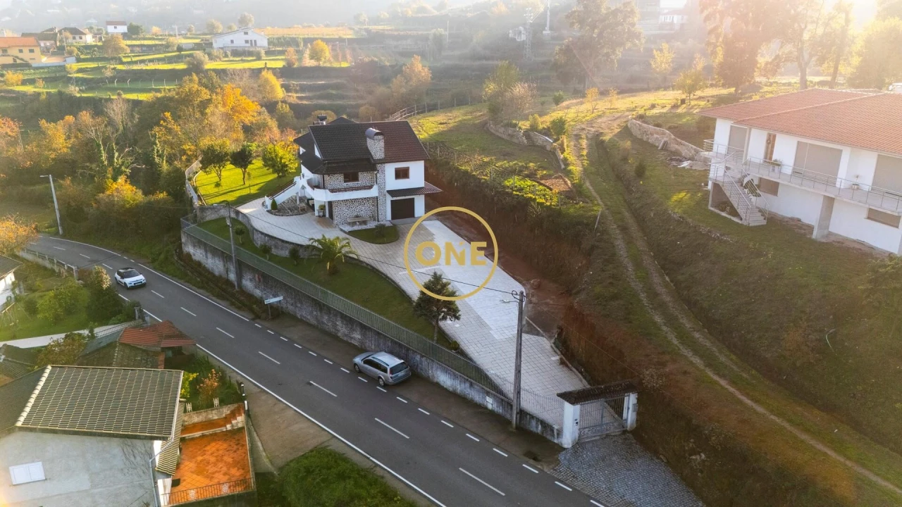 Moradia T4 para Venda em Merufe Foto 1