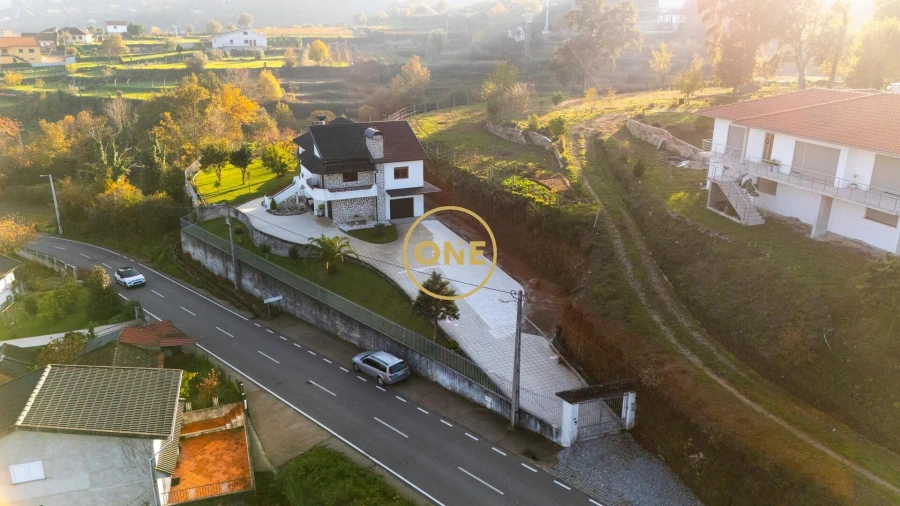 Moradia T4 para Venda em Merufe