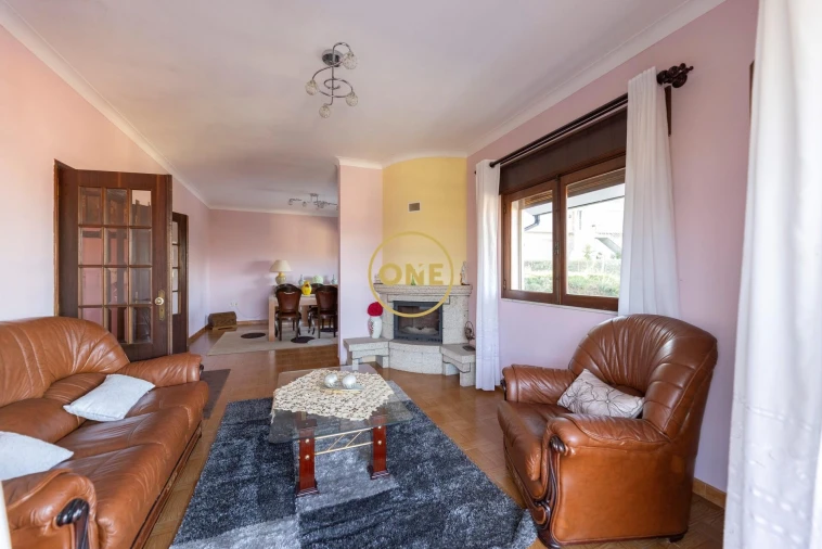 Moradia T4 para Venda em Merufe Foto 10