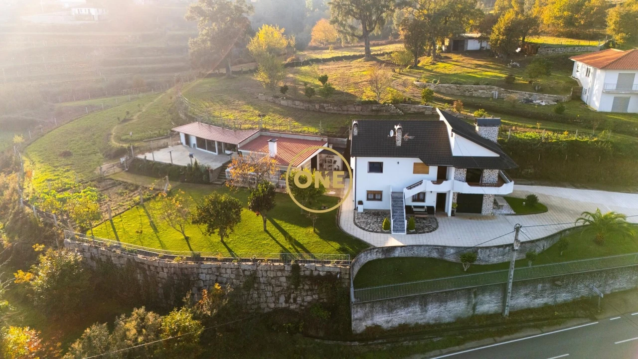 Moradia T4 para Venda em Merufe Foto 4