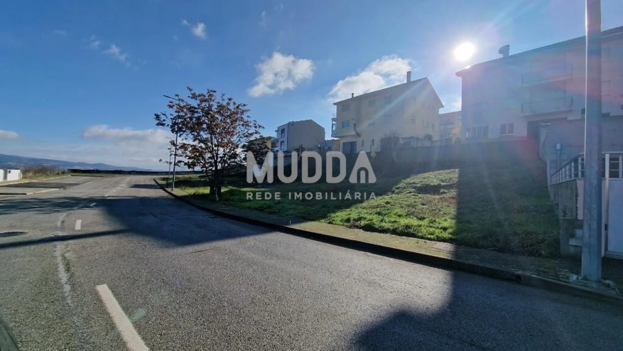 Terreno para Venda em Sé, Santa Maria e Meixedo Foto 2