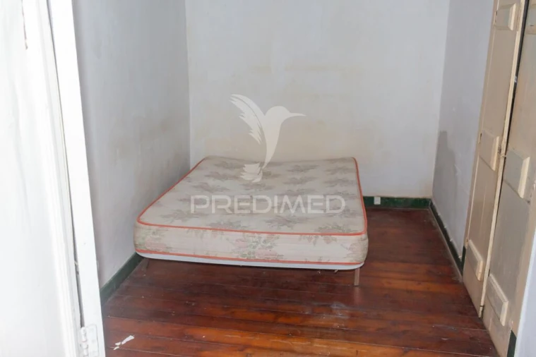 Moradia T4 para Venda em Praia da Vitoria (Santa Cruz) Foto 5