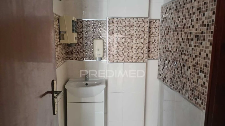 Loja para Arrendamento em Coronado (São Romão e São Mamede) Foto 13