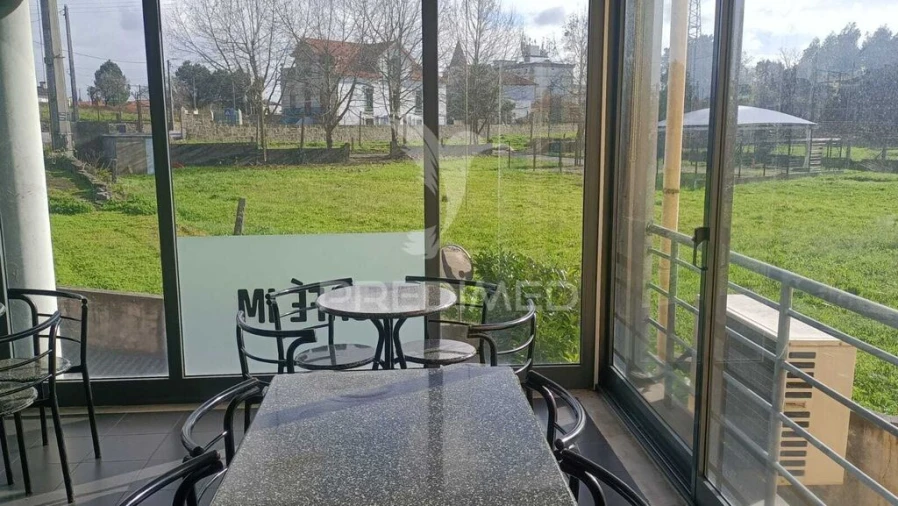 Loja para Arrendamento em Coronado (São Romão e São Mamede) Foto 11