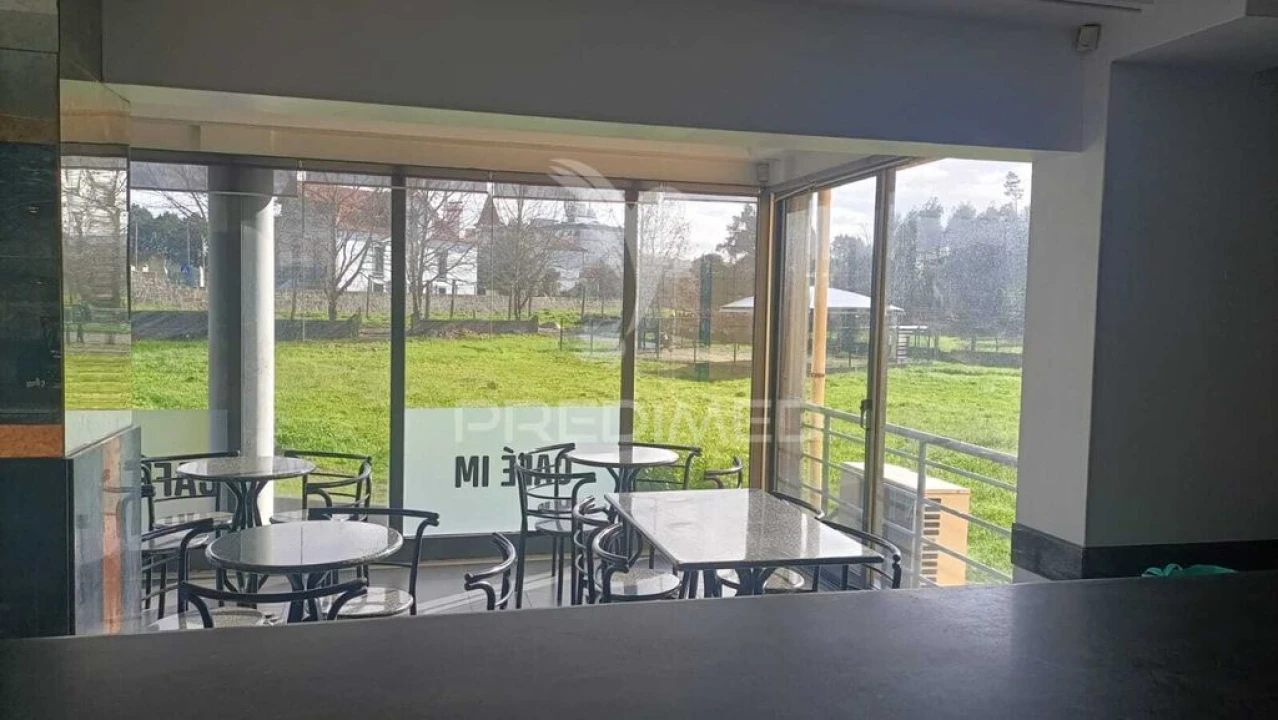 Loja para Arrendamento em Coronado (São Romão e São Mamede) Foto 9