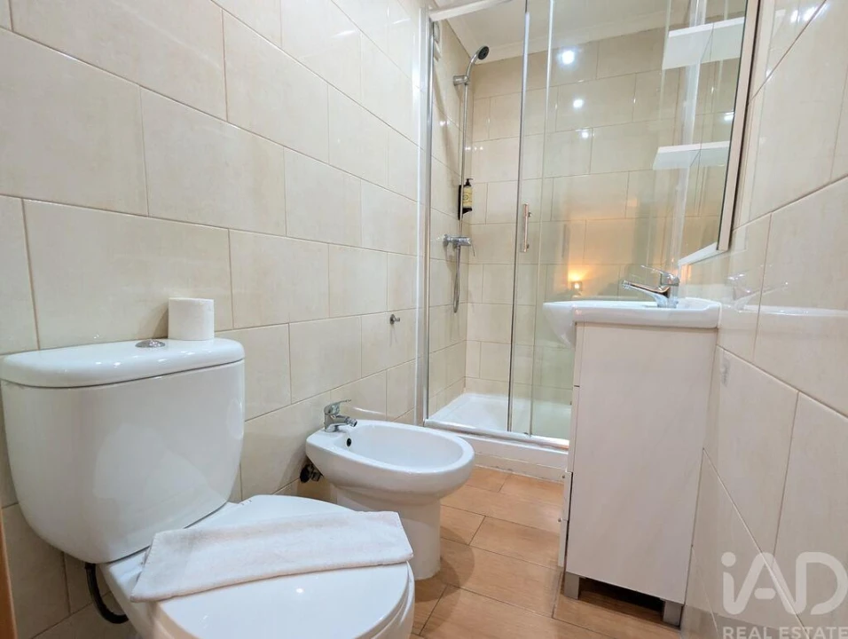 Apartamento T1 para Arrendamento em Misericórdia Foto 10