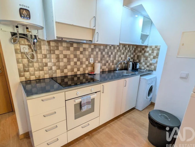 Apartamento T1 para Arrendamento em Misericórdia Foto 5