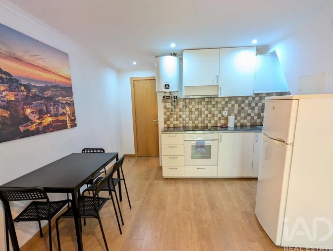 Apartamento T1 para Arrendamento em Misericórdia Foto 4