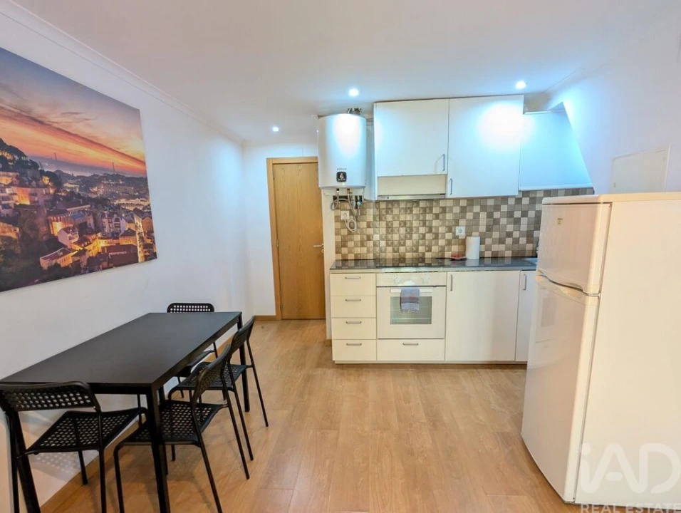 Apartamento T1 para Arrendamento em Misericórdia Foto 4
