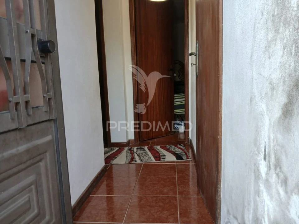 Moradia T3 para Venda em Calvos e Frades Foto 2