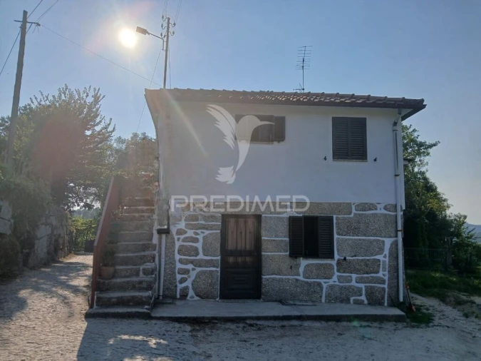 Moradia T3 para Venda em Calvos e Frades