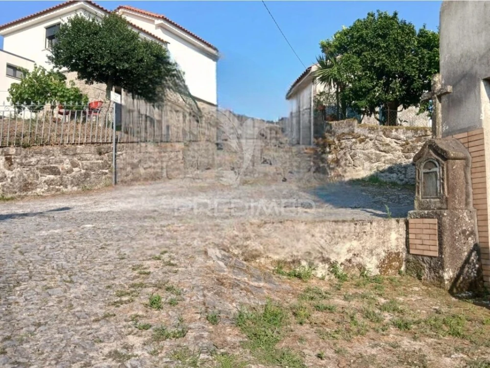 Moradia T3 para Venda em Calvos e Frades Foto 10