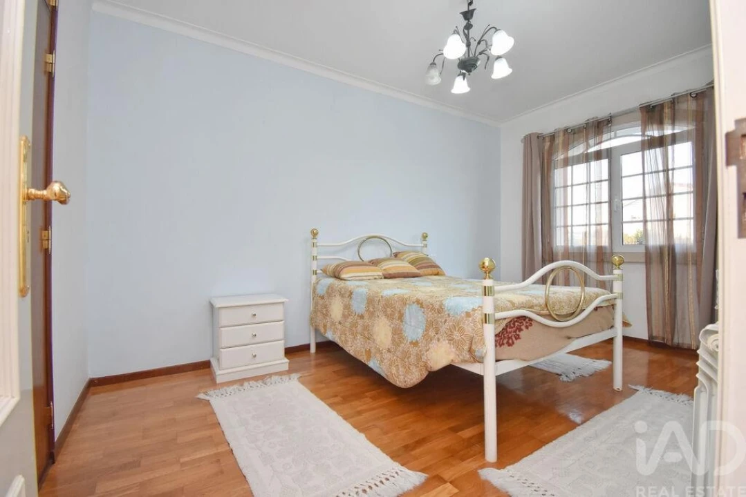 Moradia T5 para Venda em Lamas Foto 15