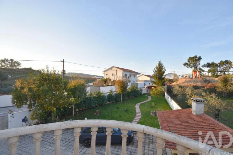 Moradia T5 para Venda em Lamas Foto 12